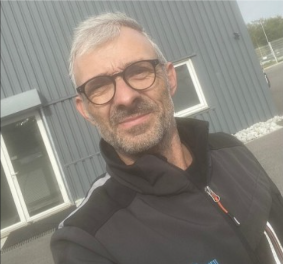 Image ça s'est joué à 2 doigts, nonjuste1doi